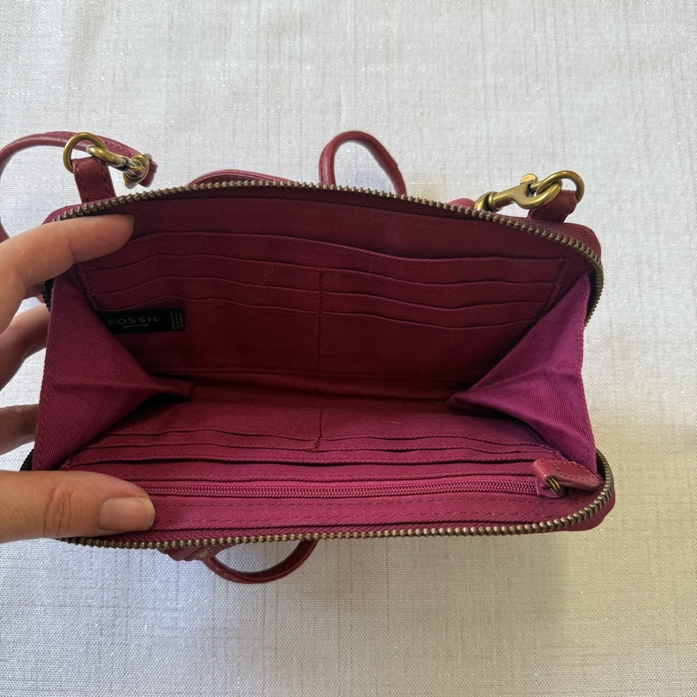 FOSSIL VINTAGE Red SANGRIA Leather Crossbody Bag Casual Vacation Travel - Picture 4 of 8